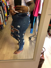 Load image into Gallery viewer, LEXY DISTRESSED JEANS