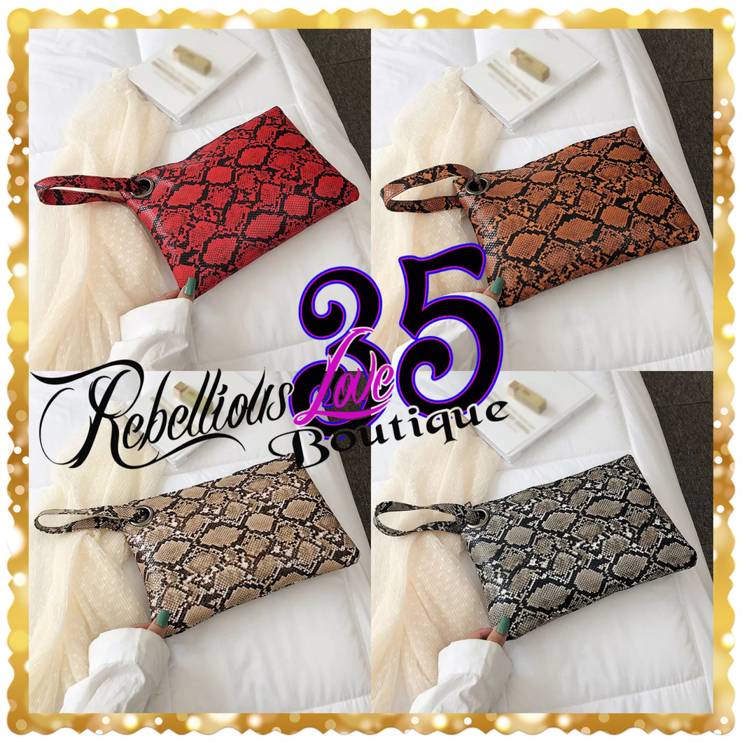 BURMESE CLUTCH WRISTLET