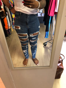 LEXY DISTRESSED JEANS