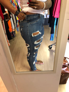 LEXY DISTRESSED JEANS