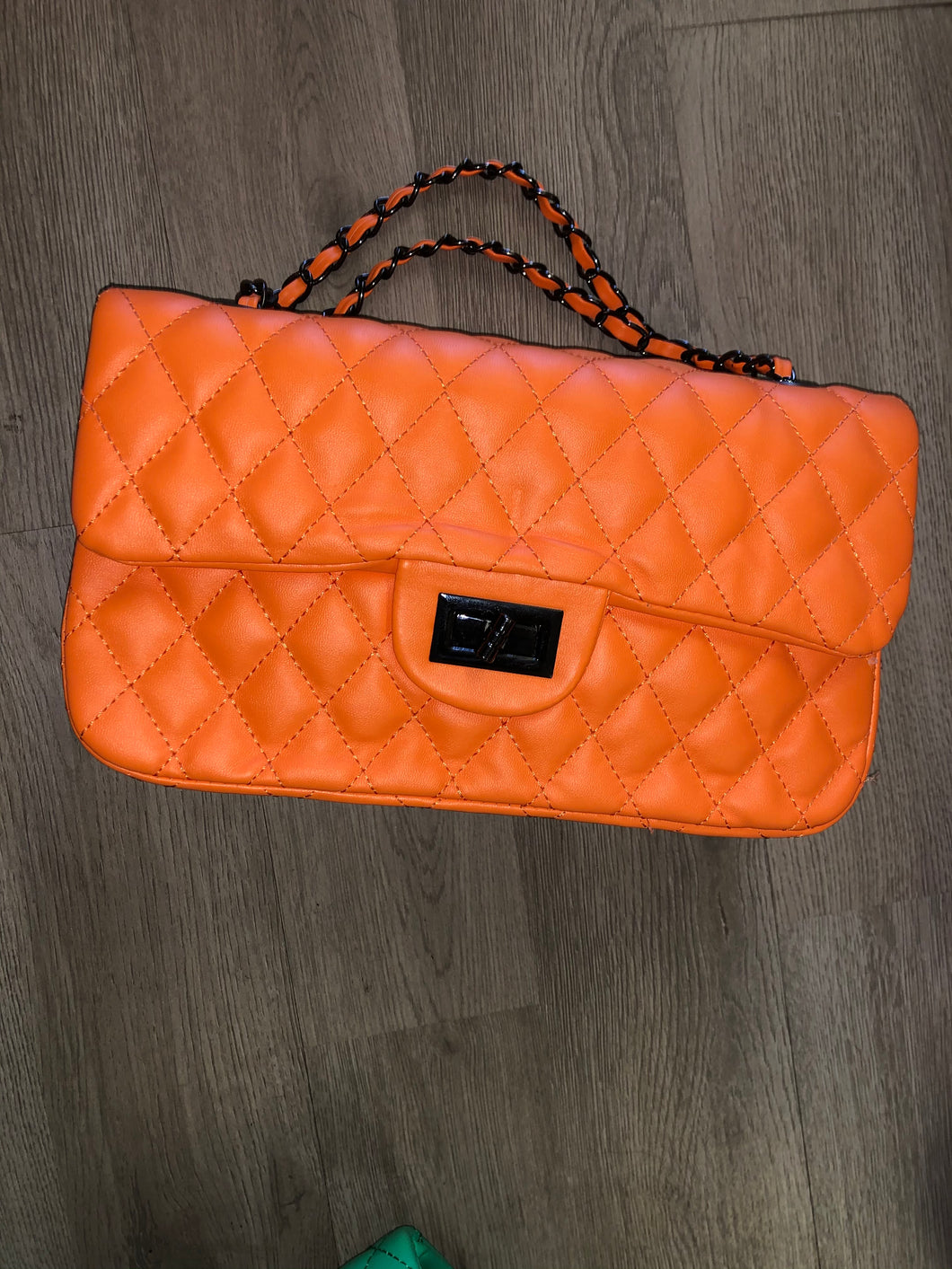 MEDIUM CLASSIC QUILTED BAGS