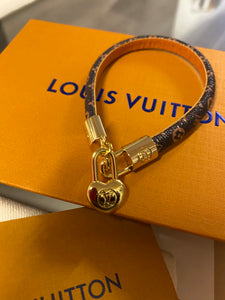 LOVE LV BRACELET