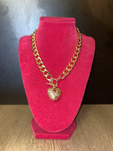 Load image into Gallery viewer, HEART CUBAN LINK NECKLACE (3COLORS)